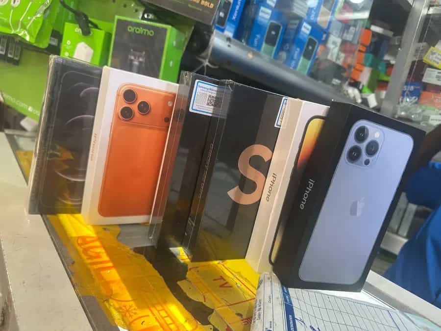 Accessoires et téléphone 