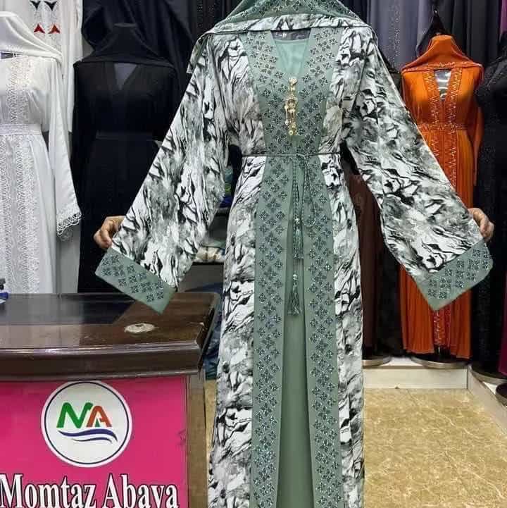 Abayas de soirée brodées et ornementées
