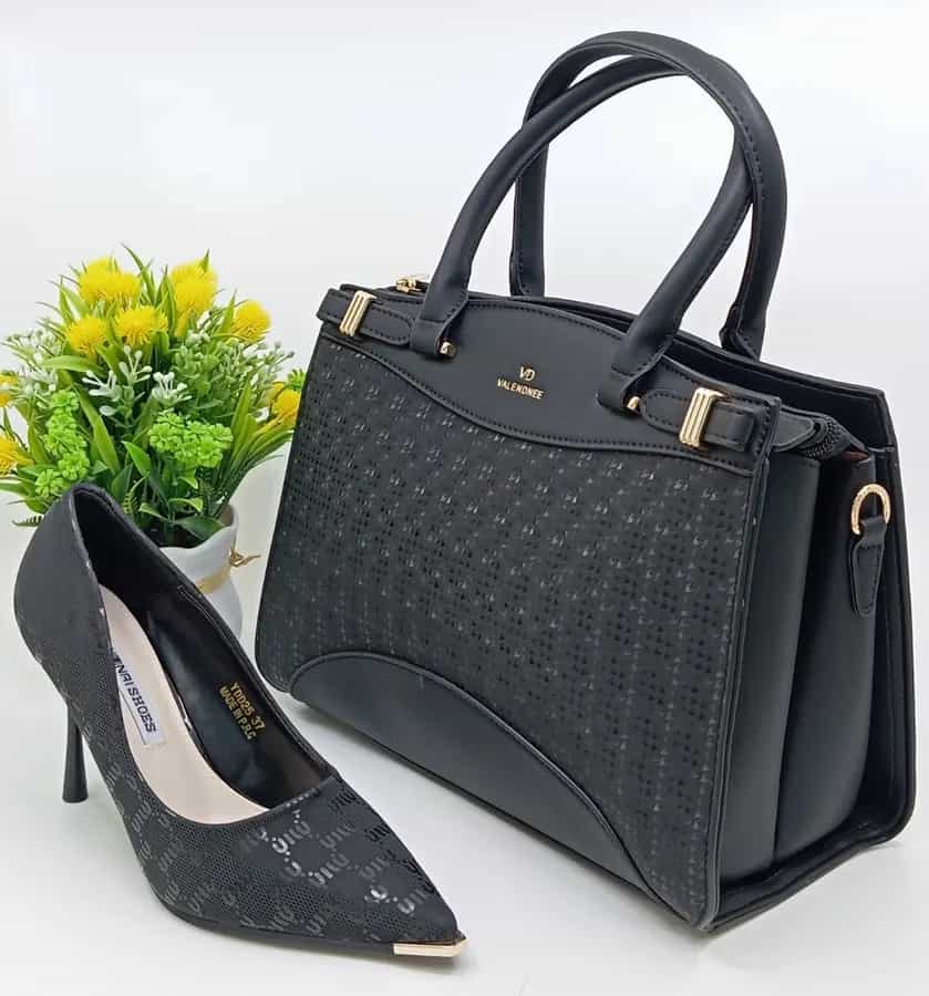 Ensemble sac à main et chaussures 