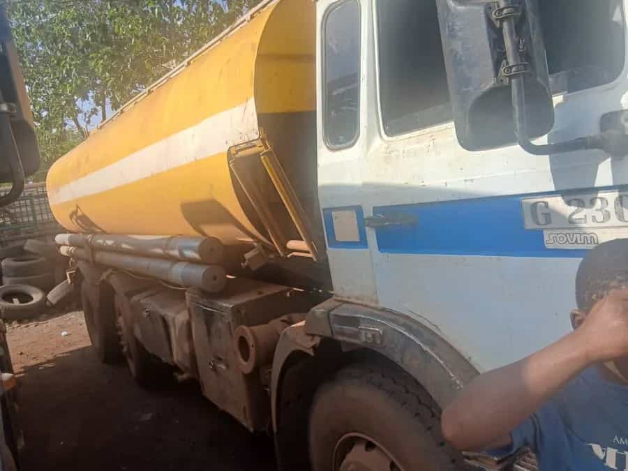 Camion citerne 