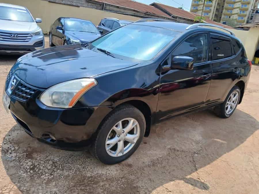 Automobile nissan