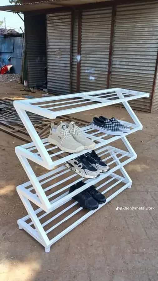 Range-chaussures en Acier