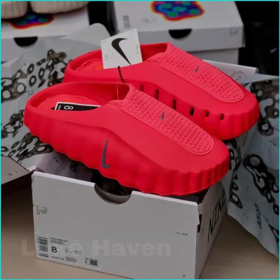 Sandales futuristes Nike Mind 001
