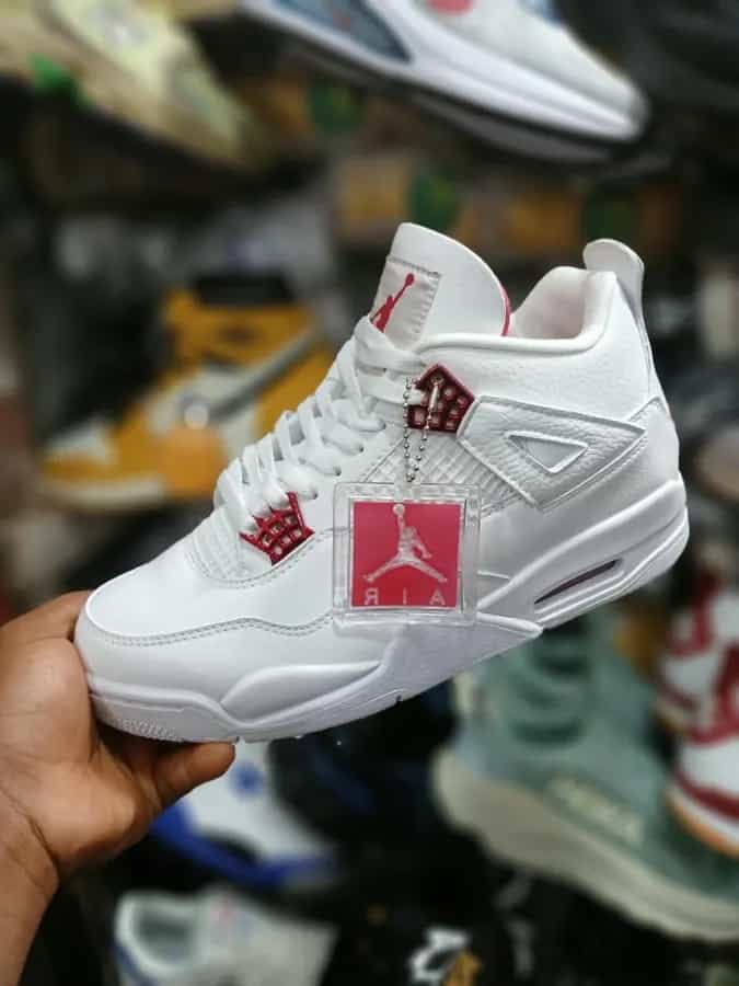 Air Jordan 4 Retro "Metallic Red