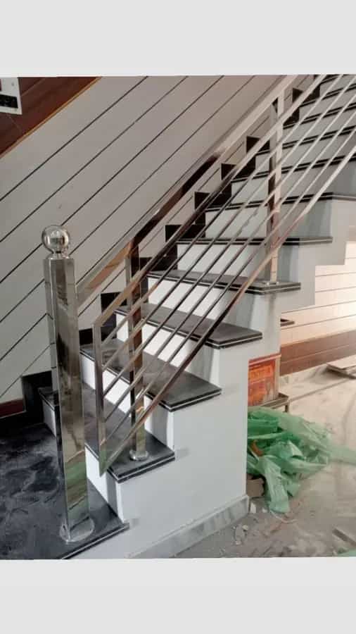 Fabrication et Installation de Garde-corps d’Escalier en Acier Inoxydable