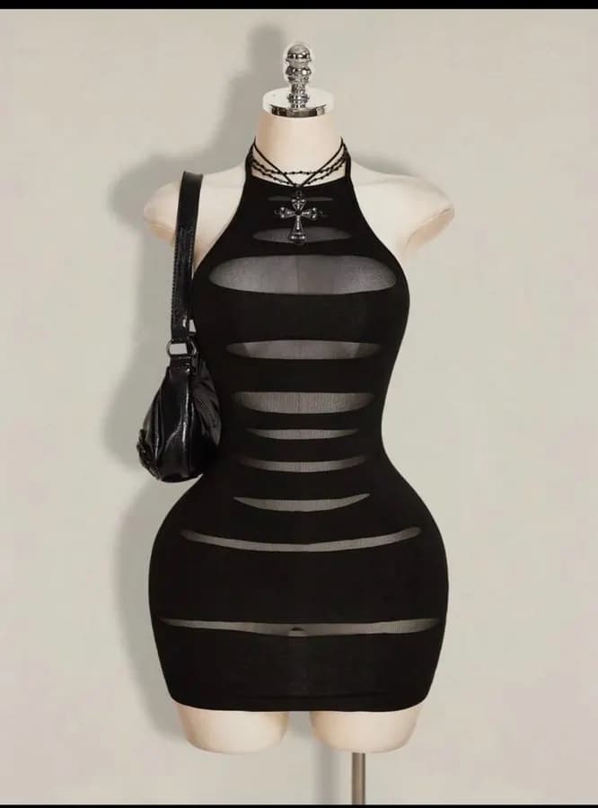Robe courte moulante en maille transparente à col montant