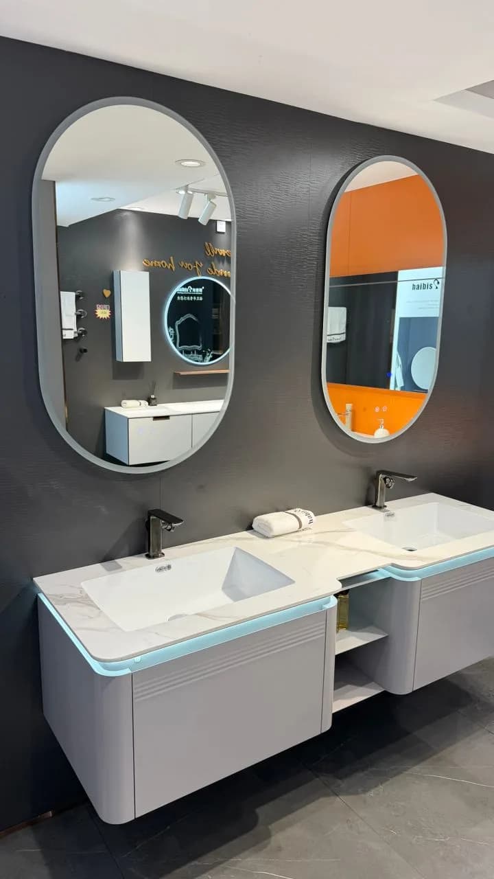 Meuble de salle de bain double vasque avec miroir