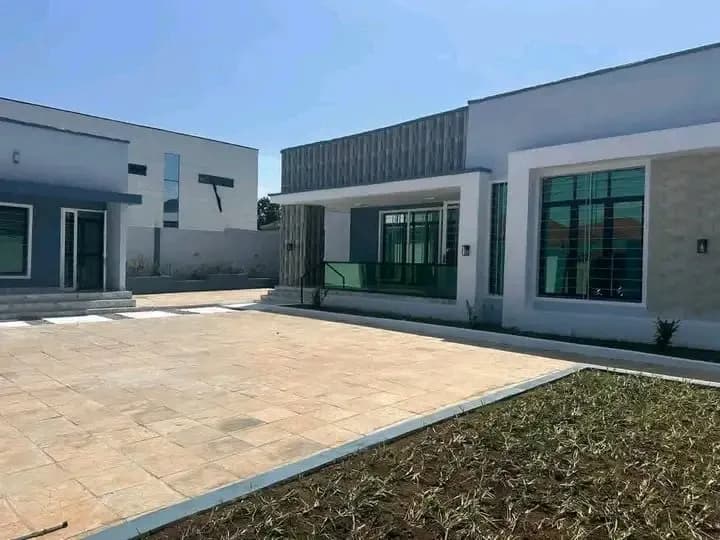 VENTE DES MAISONS À COYAH. 