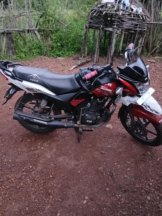 Moto 125 4 vitesses TVS