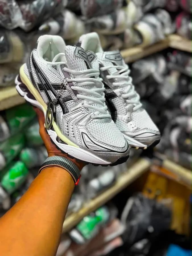 Chaussures Asics 