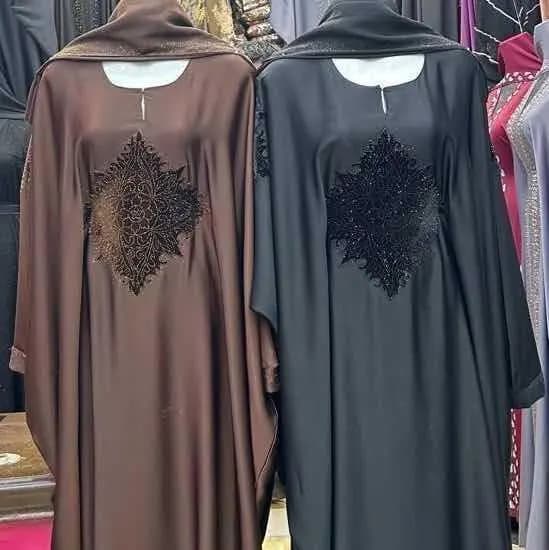 Abayas élégantes et modernes - Collection neuve