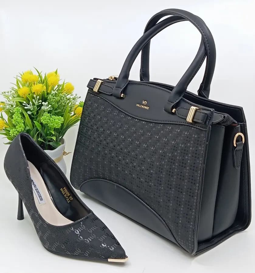 Ensemble sac à main et chaussures 