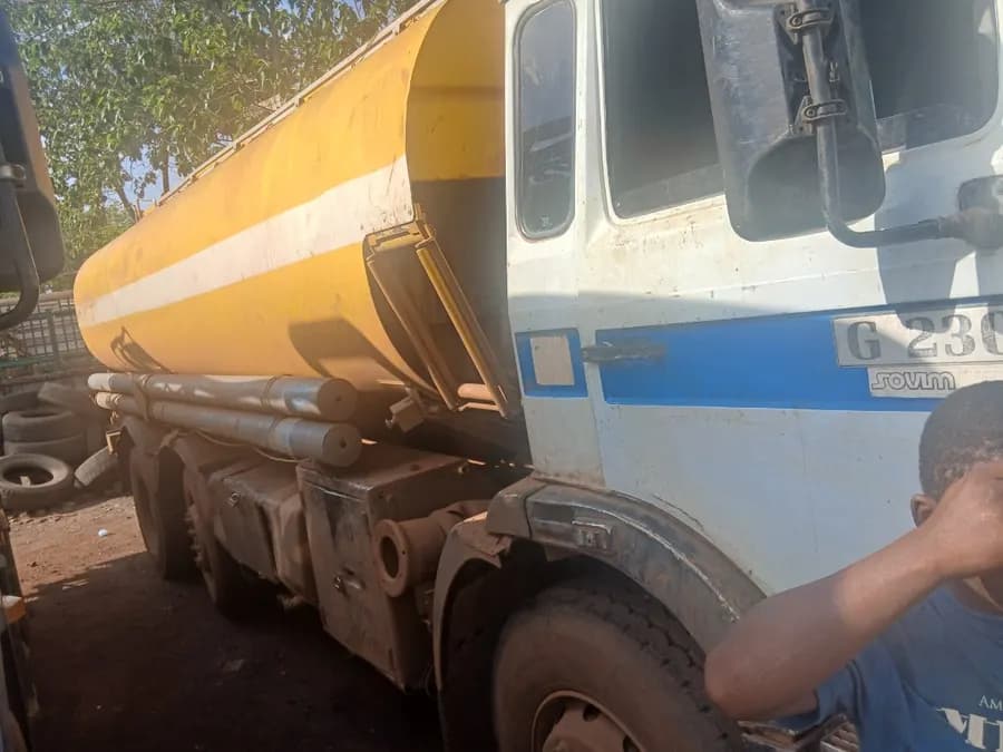 Camion citerne 