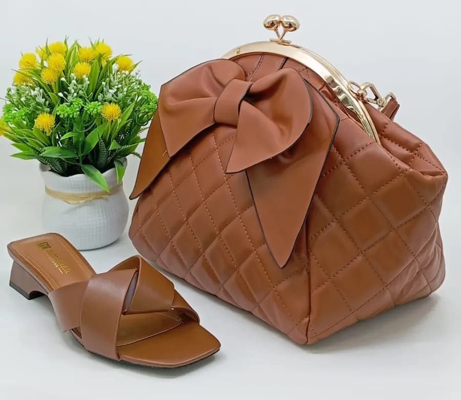 Ensemble sac à main et chaussures 