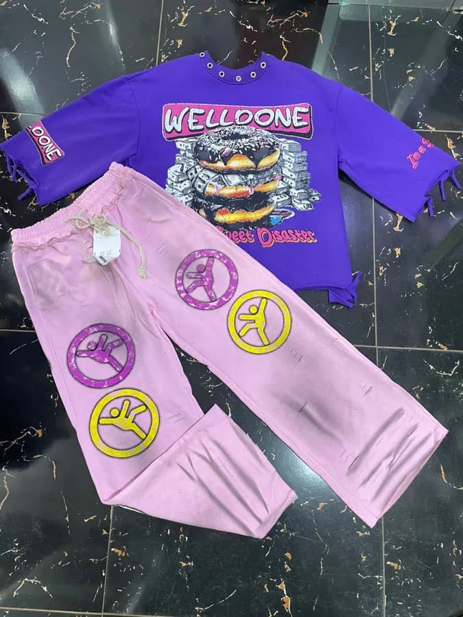 Ensemble de vêtements stylisé coloré