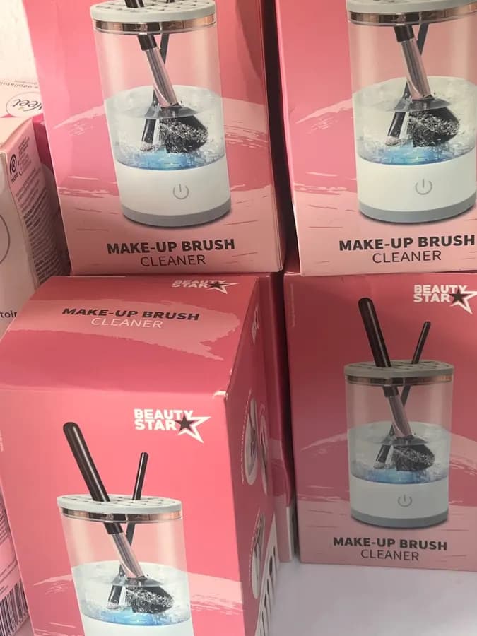 MAke-up brushing cleaner