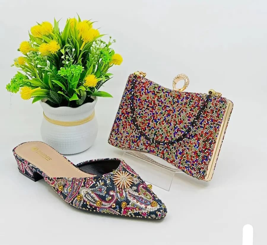 Ensemble Chaussures et pochette 