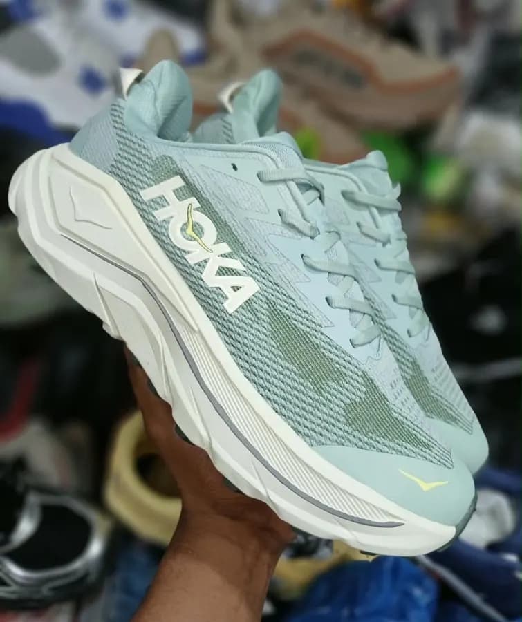 Chaussures hoka one  clifton