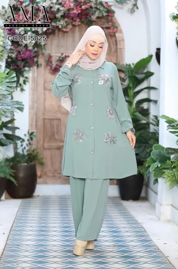 Ensemble musulman élégant
