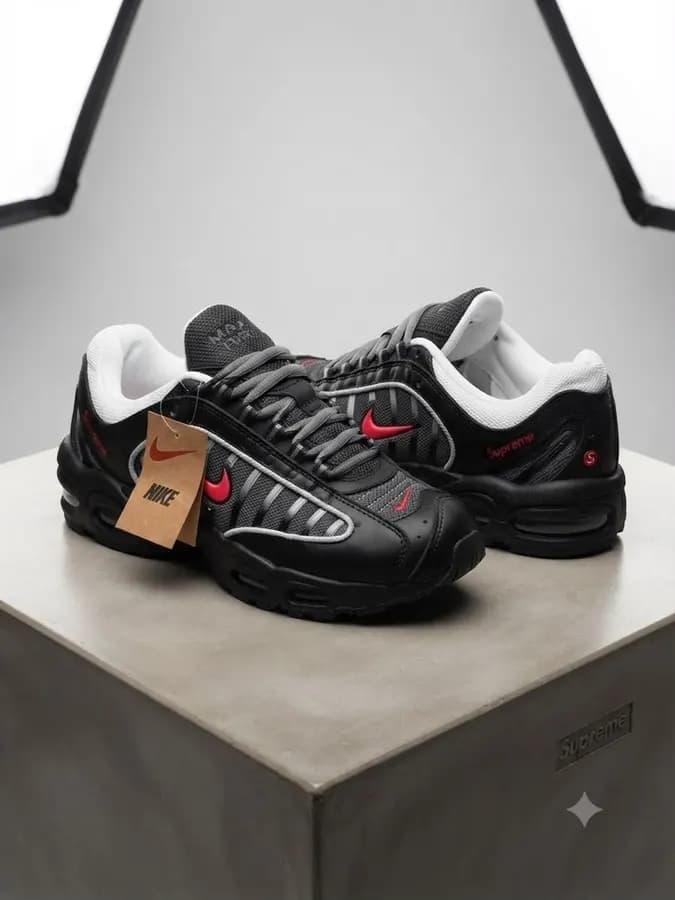 Nike Air Max Tailwind 4 x Supreme