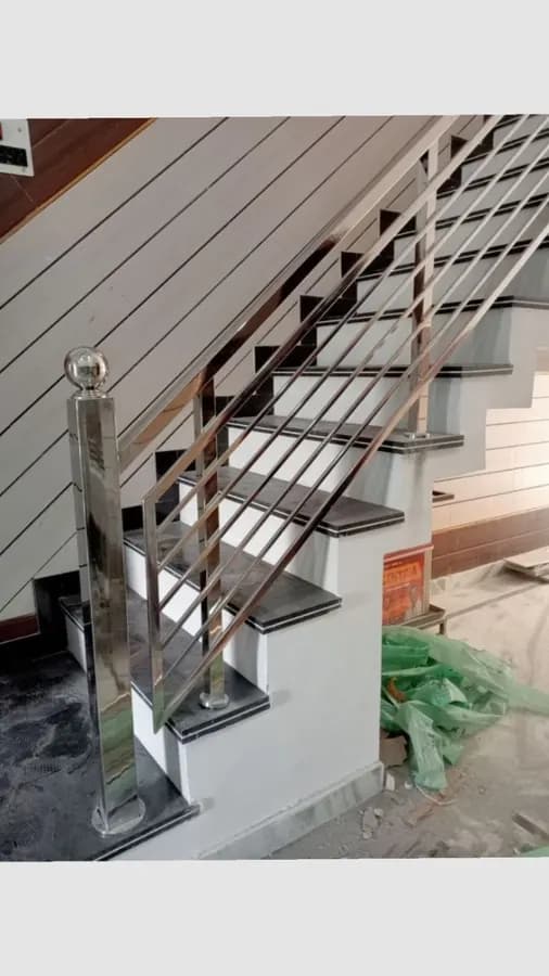 Fabrication et Installation de Garde-corps d’Escalier en Acier Inoxydable