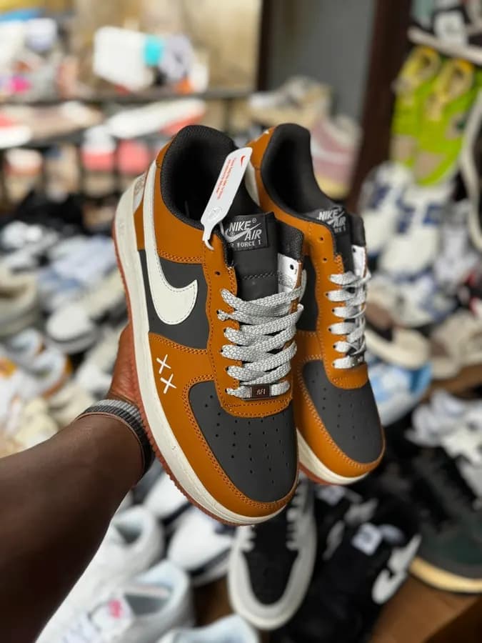 Nike Air Force 1 Black & Caramel